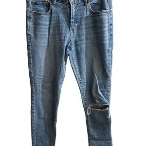 GAP women’s distressed Beat Girlfriend Light Blue Denim Jeans